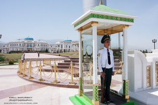Illustration for article titled Turkmenistan's Astonishing Attempt To Build A City Of The Future